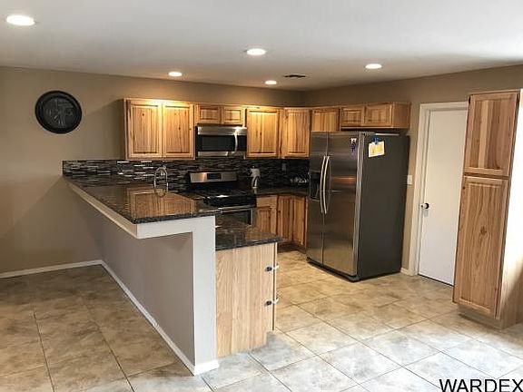 3rd image of 3035 Saratoga Ave