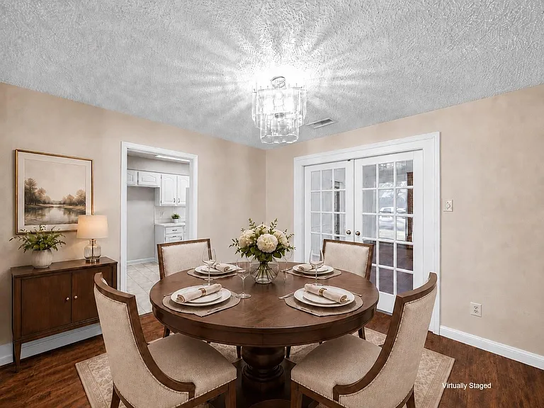 422 Woodhollow Dr — Photo 5