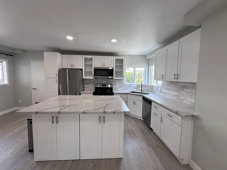 2014 Carnegie Ln #1 — Photo 3