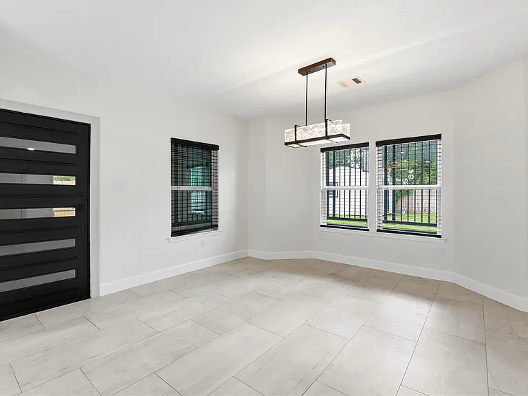 9403 Spaulding St — Photo 16
