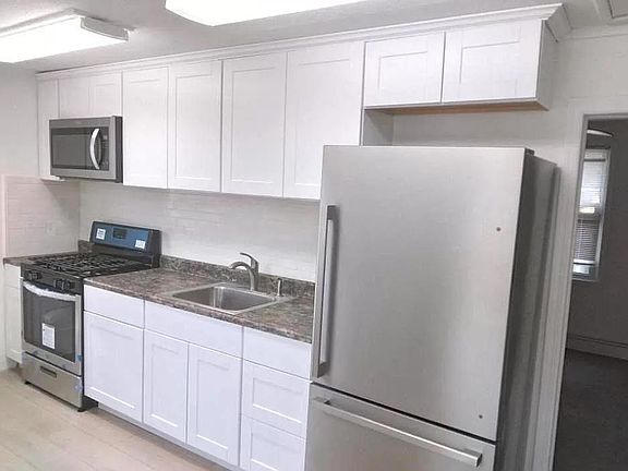 4th image of 36 Whittier Dr