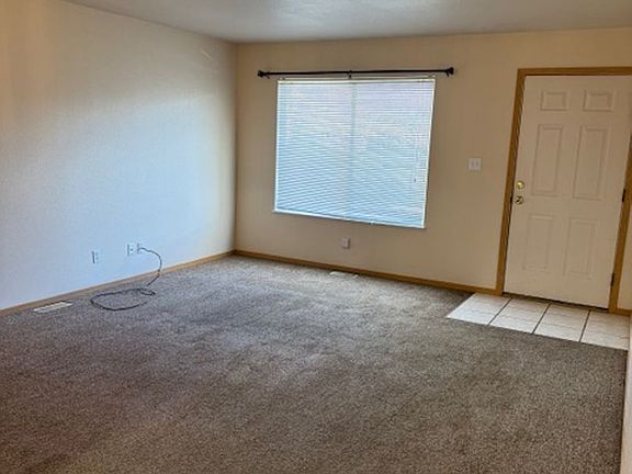 3rd image of 935 Village Cir APT A
