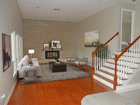 3rd image of 18 Belleau Lake Ct