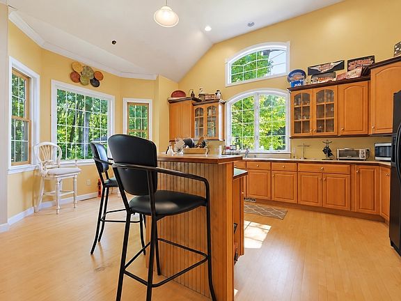 4th image of 39 Cordaville Rd