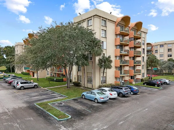 9350 Fontainebleau Blvd APT 211, Miami, FL 33172