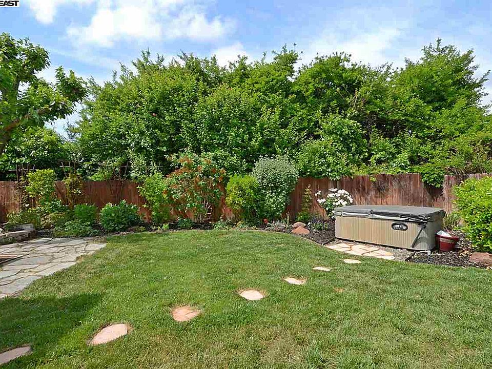 1st image of 7068 Prince Dr