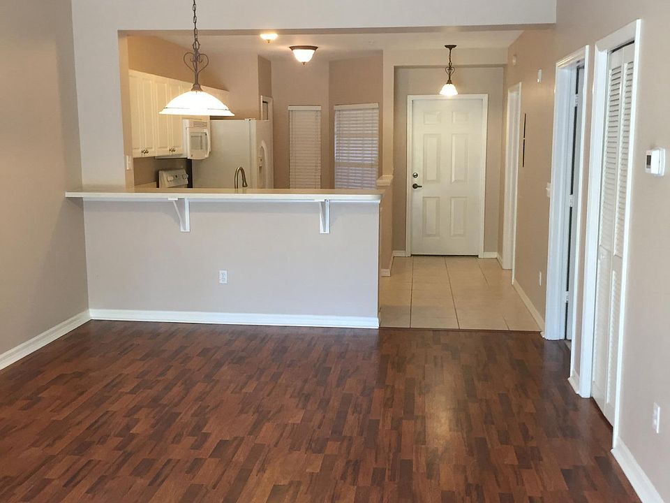 Living area with open kitchen, newer appliances