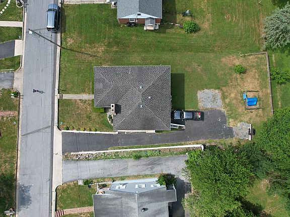 4th image of 630 Henry St