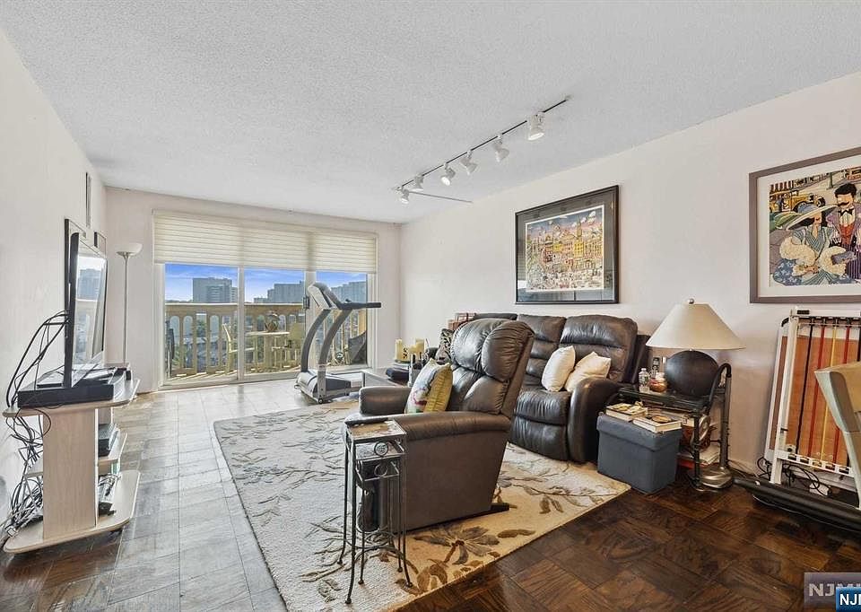 1st image of 555 North Ave APT 10B