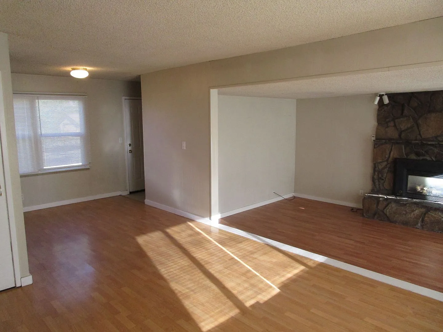 3 Bedroom, 1 Bathroom House with Fenced Yard - Available Soon! — Photo 2