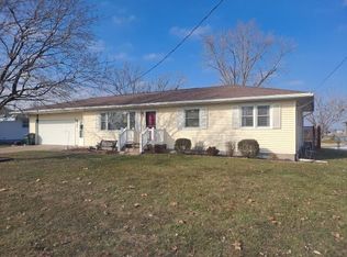 6805 51st St S #S, Muscatine, IA 52761