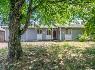 910 Sunflower Ln, Lebanon, OR 97355