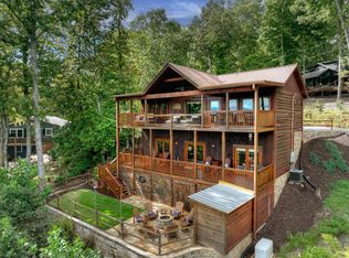 411 Highland Cir, Blue Ridge, GA 30513