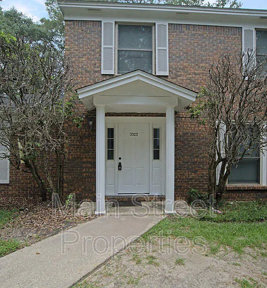3323 Kingswood Ct #D10 — Photo 1