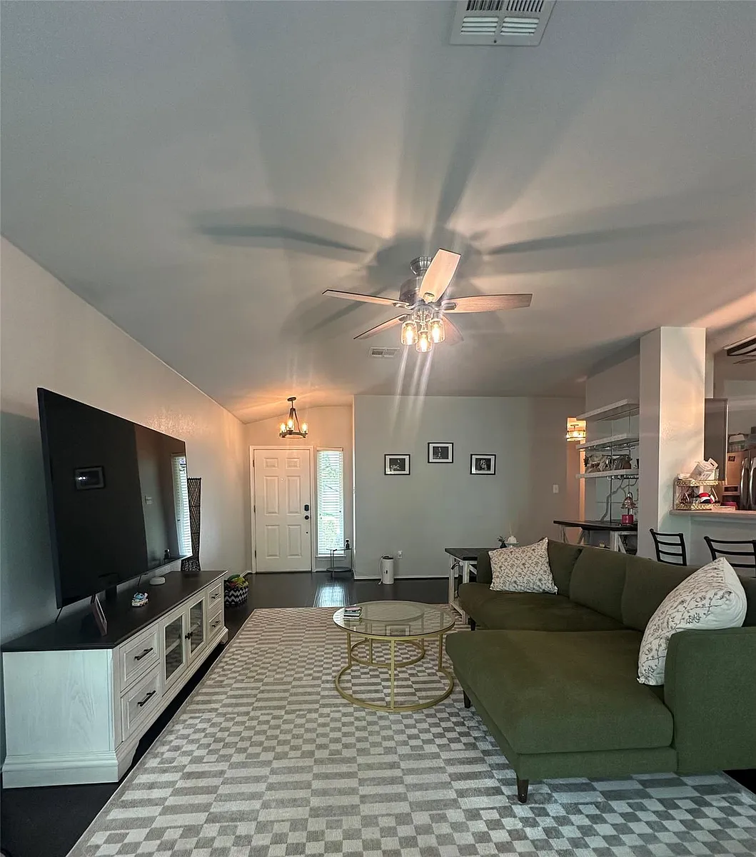 Building Photo - 1514 Lobo Mountain Ln