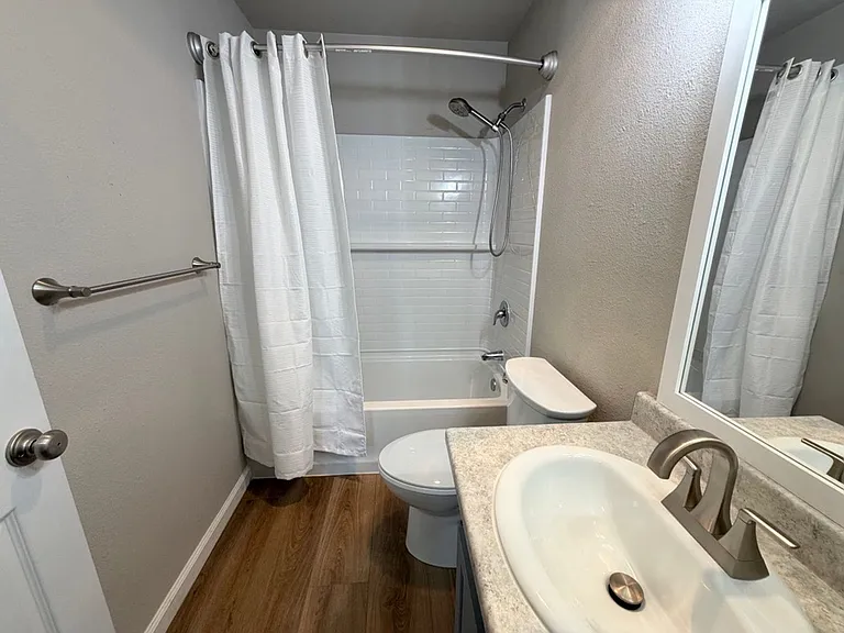 Garden Villa Apartments — Photo 5