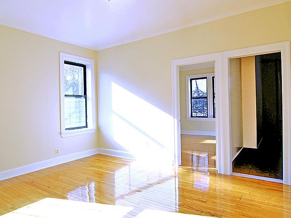 4th image of 1733 University Ave APT 4