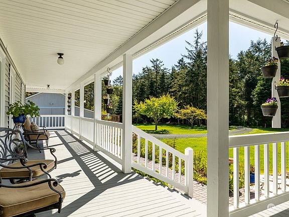 5th image of 775 Snowberry Ln
