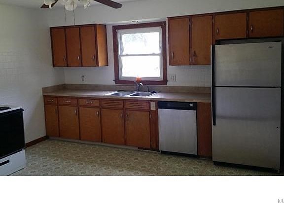 Large eat-in kitchen