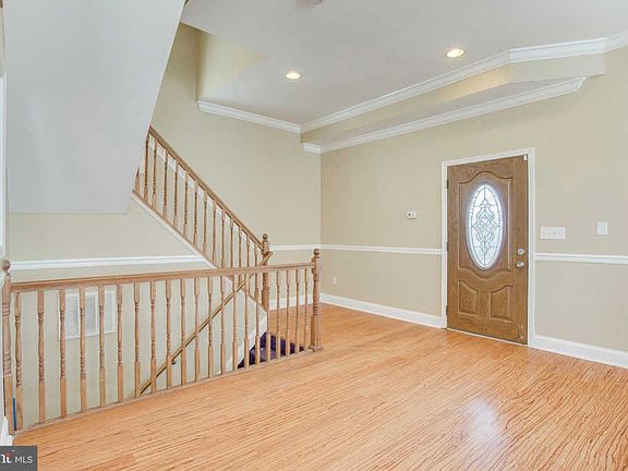 3rd image of 4016 Belle Ave