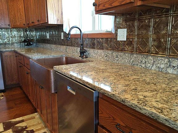 4th image of 82 Woodlyn Dr