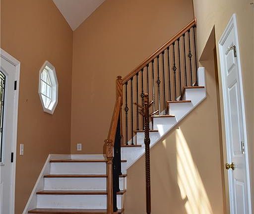 5th image of 391 Saint James Dr