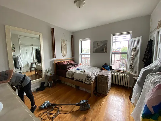 Rented by Mdays Realty | media 29