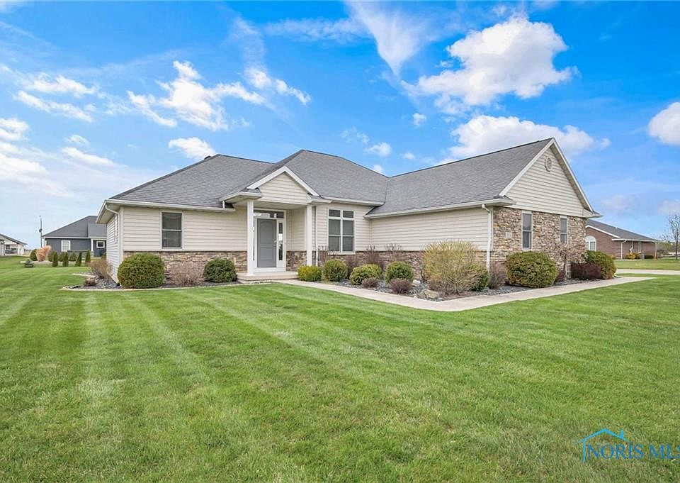 1st image of 904 Alberta Cir