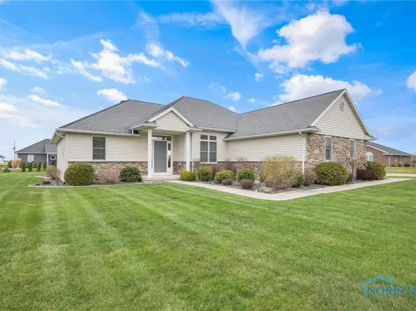 904 Alberta Cir, Bowling Green, OH 43402