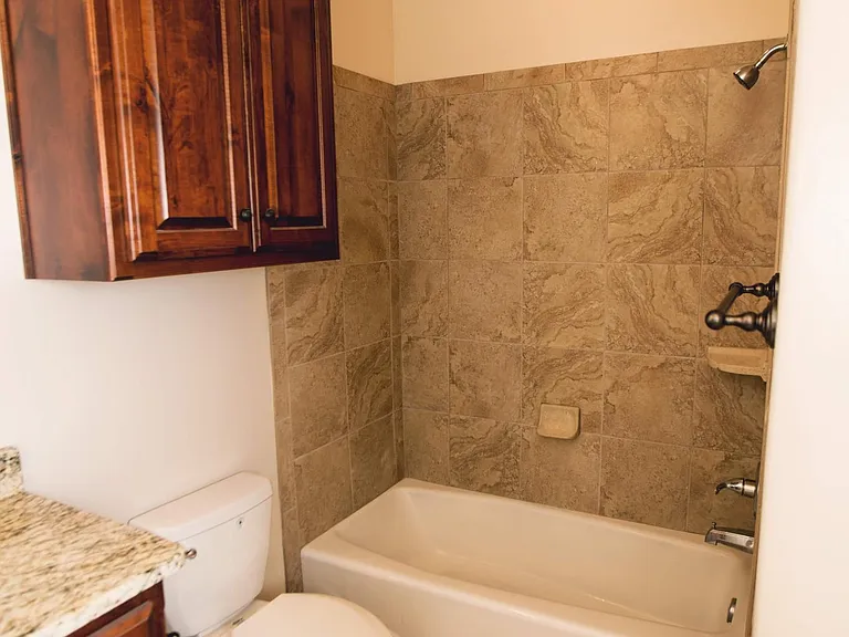 Oakcrest Townhomes — Photo 12