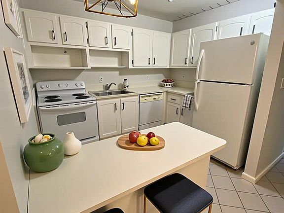 5th image of 1681 NW 70th Avenue #304