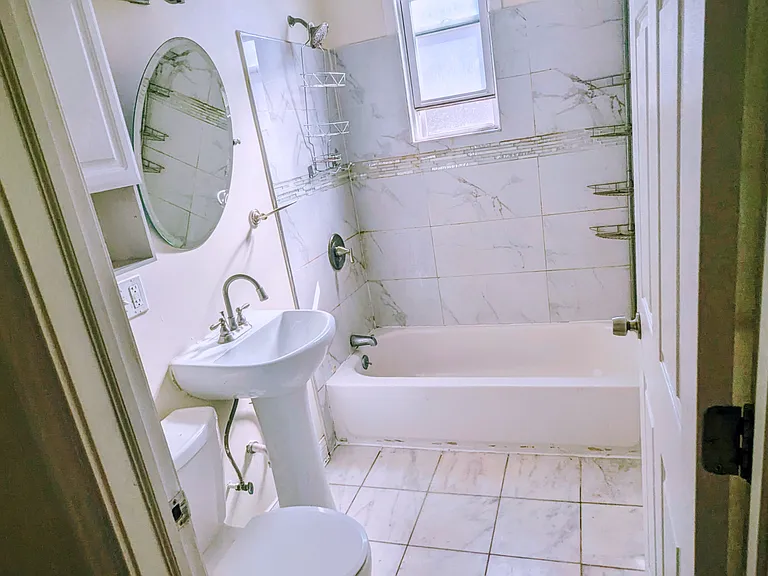 4300 S Indiana Ave #2 — Photo 6
