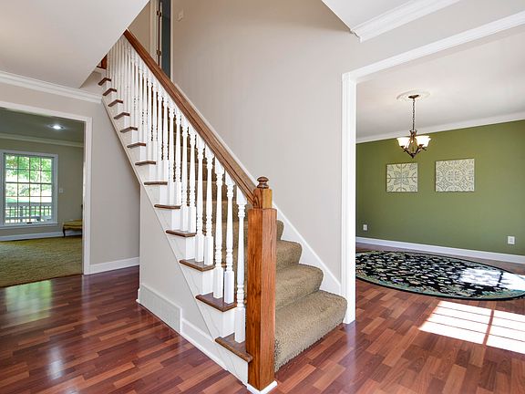 3rd image of 7150 Roguewood Dr NE