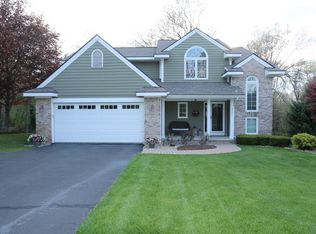 9551 Klais Rd, Clarkston, MI 48348