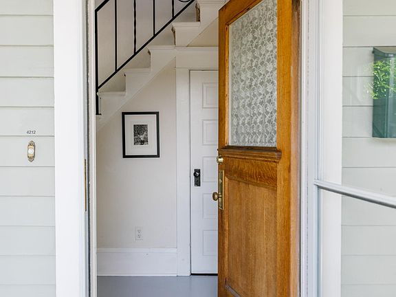 Cute private entry to this upstairs unit with closet in entr