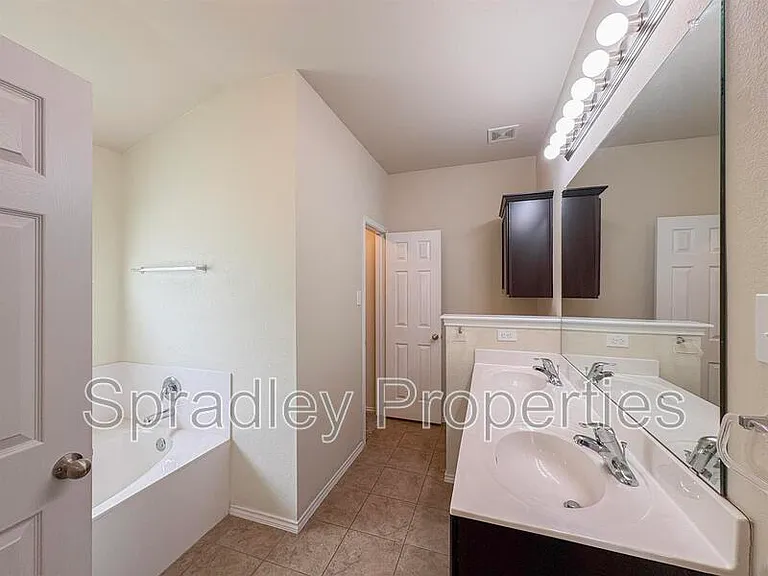 1315 Starlight Dr — Photo 11