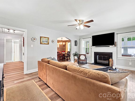 3rd image of 208 Barron Park