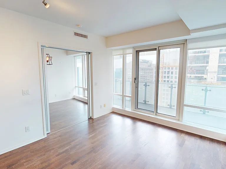 1 Bloor St E #4407 — Photo 12