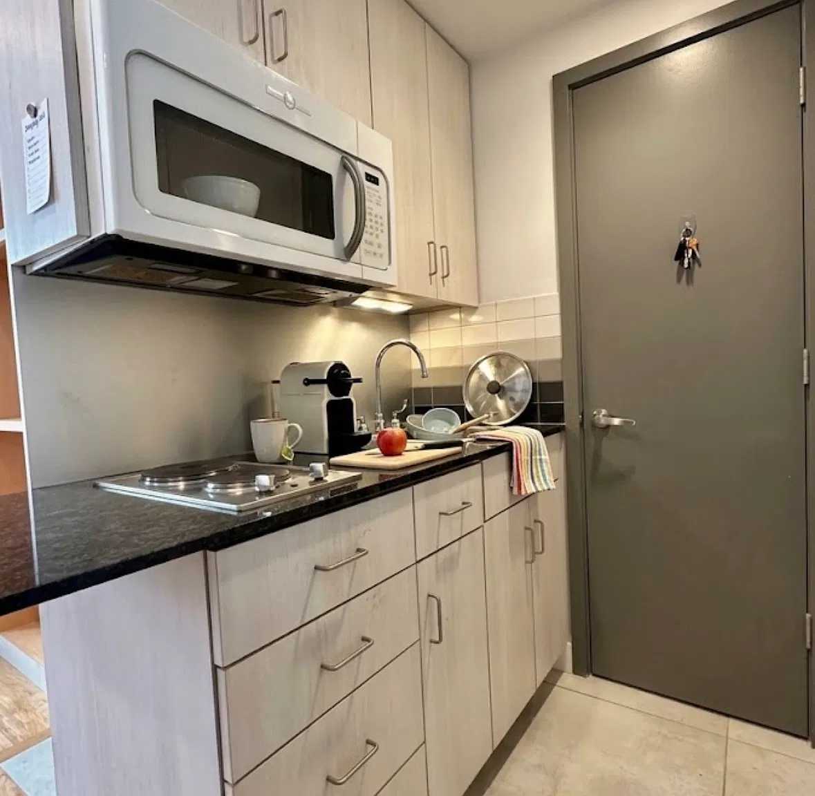 Studio, 400 sqft, $2,000 — Photo 3