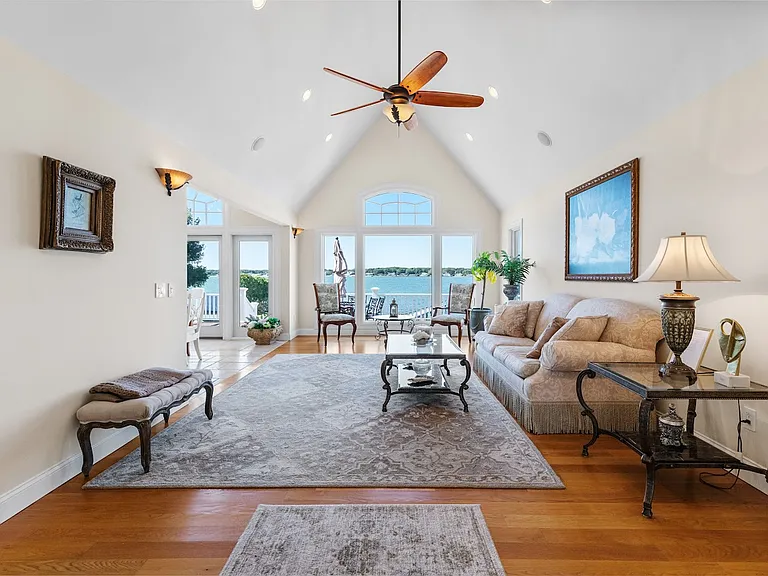 Murphy Dr — Photo 15