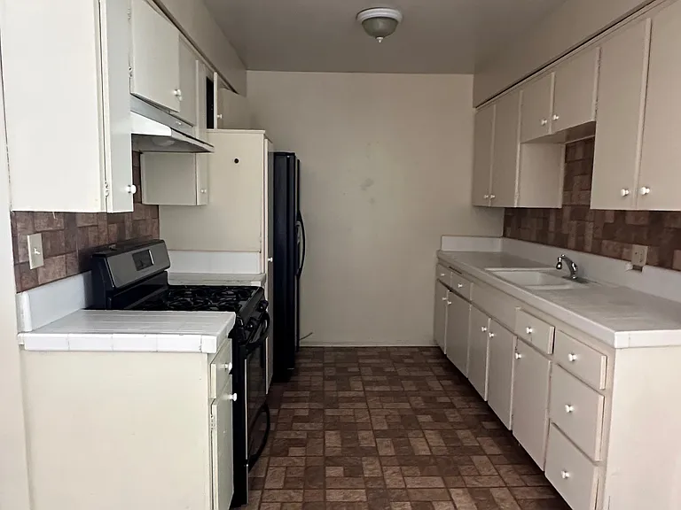 1020 W Angeleno Ave #7 — Photo 6