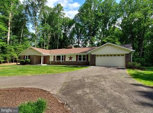 11932 Bennett Rd, Herndon, VA 20171