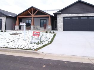 353 Ridge View Dr UNIT 11, Milton, WI 53563