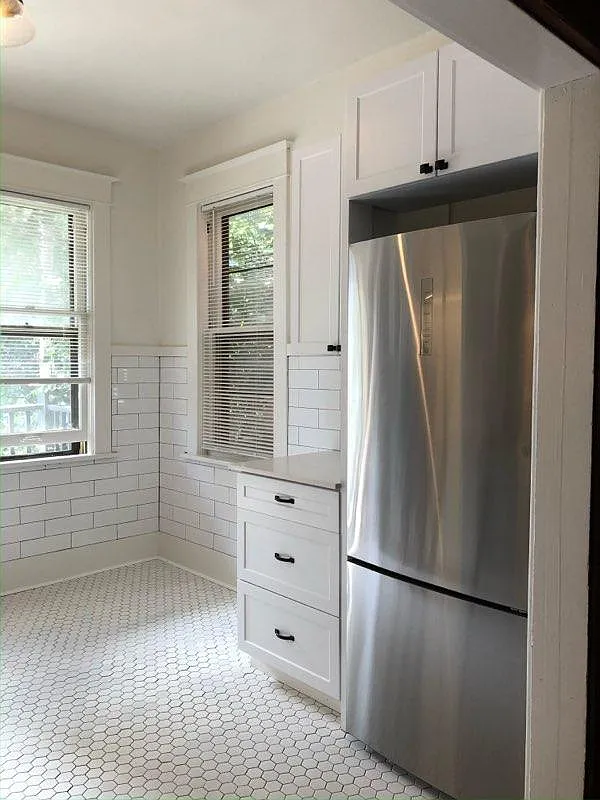 1 bed, 898 sqft, $1,350 — Photo 2