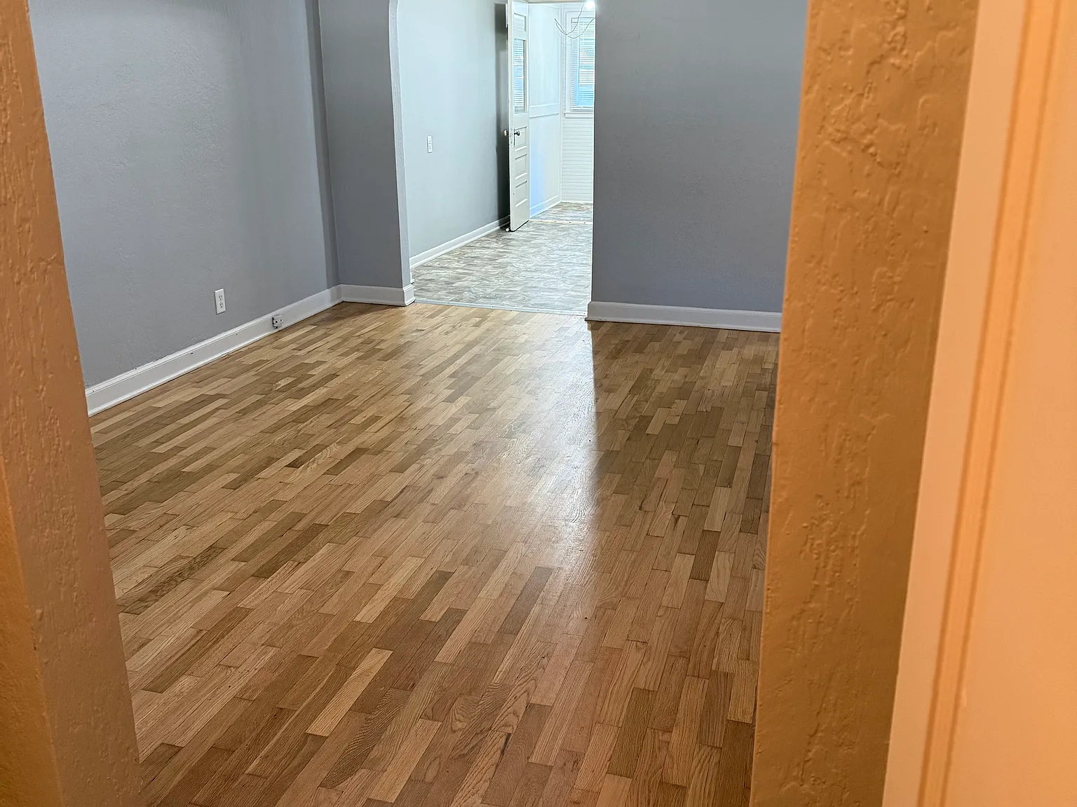 2 bed, 1250 sqft, $925 — Photo 2