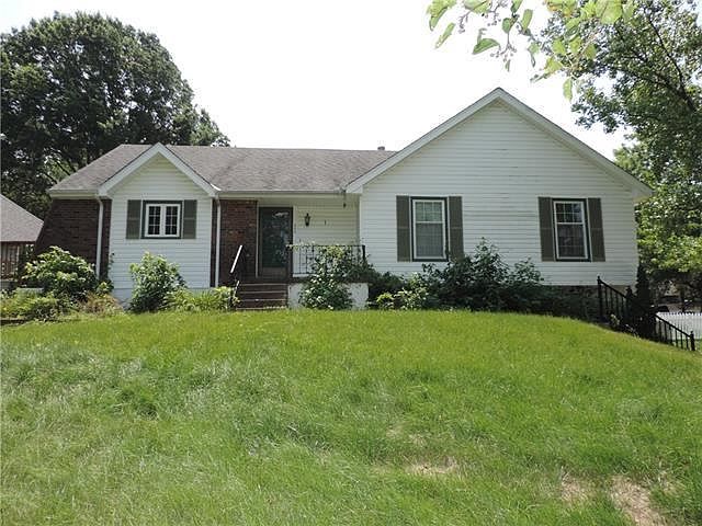 1st image of 524 NW Brett Cir
