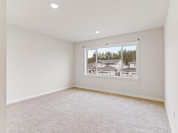 5th image of 18130 133rd Ave E