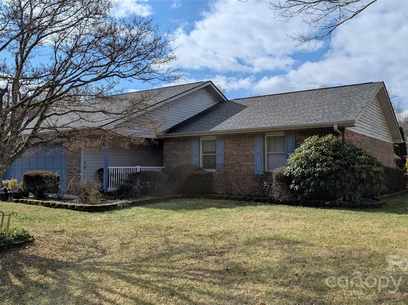 129 Resada Dr, Brevard, NC 28712