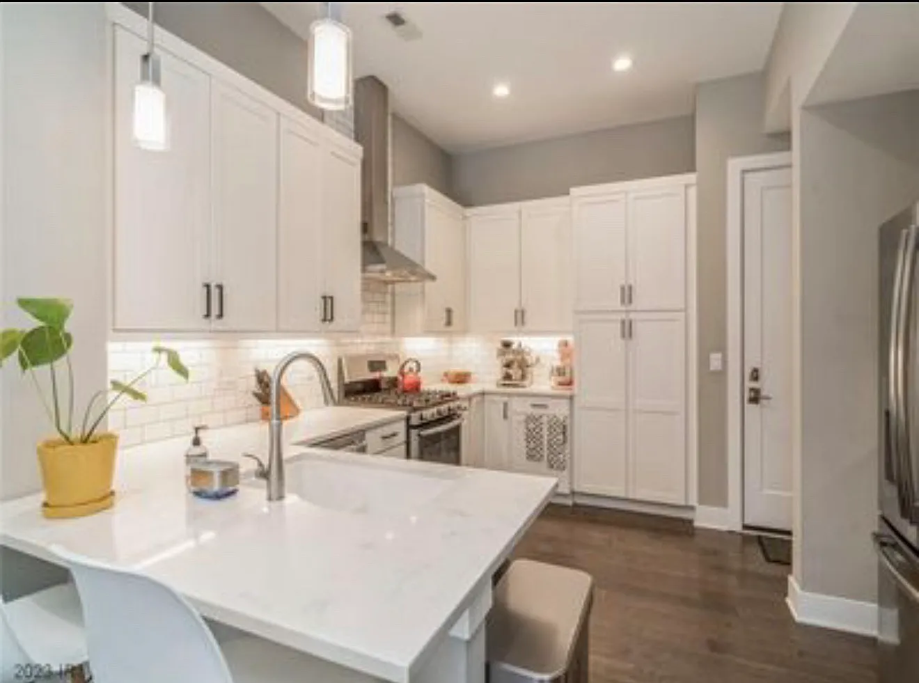 3 bed, 2.5 bath, 1890 sqft, $2,500 — Photo 3