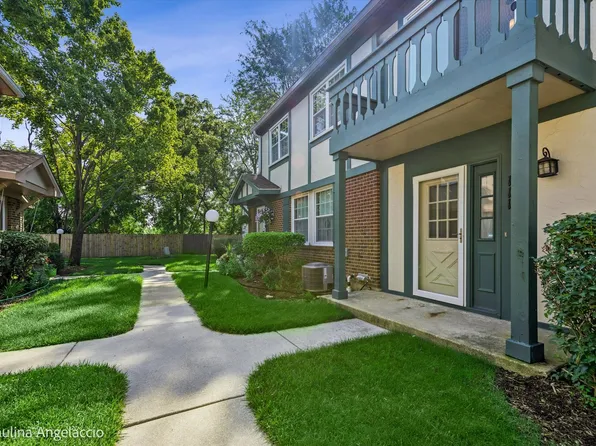 111 Lindenwood Ct #0, Vernon Hills, IL 60061